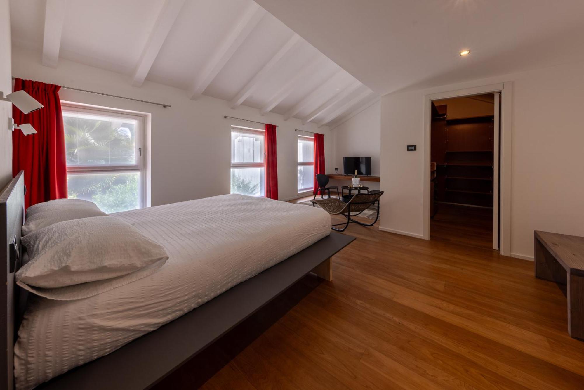 La Barchessa Loft & Rooms - Free Parking 特伦托 外观 照片